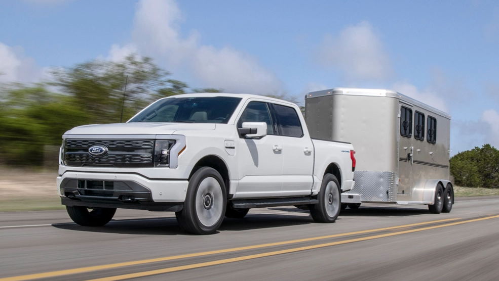 Can Electric Trucks Pull Trailers With Horses?